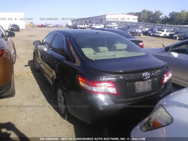 4T4BF3EK1BR090985 - 2011 TOYOTA CAMRY SE/LE/XLE შავი ფოტო 3
