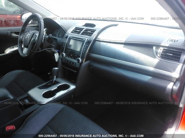 4T1BF1FK2CU563789 - 2012 TOYOTA CAMRY SE/LE/XLE წითელი ფოტო 5