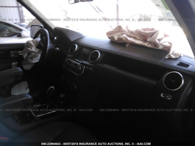 SALAG2D43CA629087 - 2012 LAND ROVER LR4 HSE WHITE photo 5