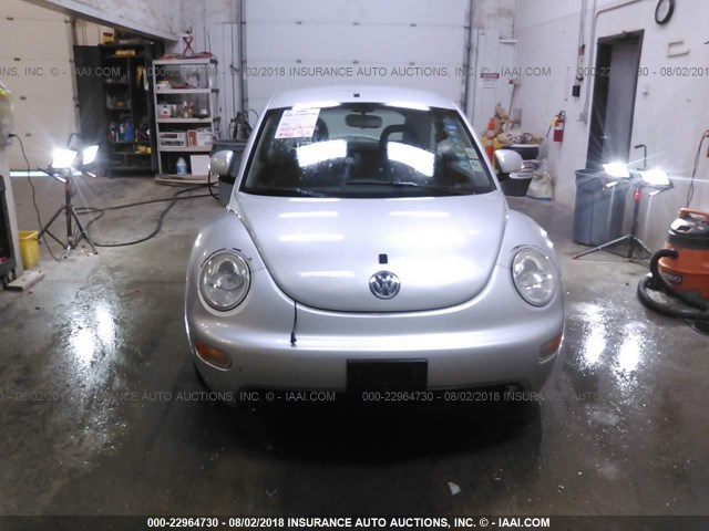 3VWBA21C4XM448661 - 1999 VOLKSWAGEN NEW BEETLE GL Gümüş foto 6