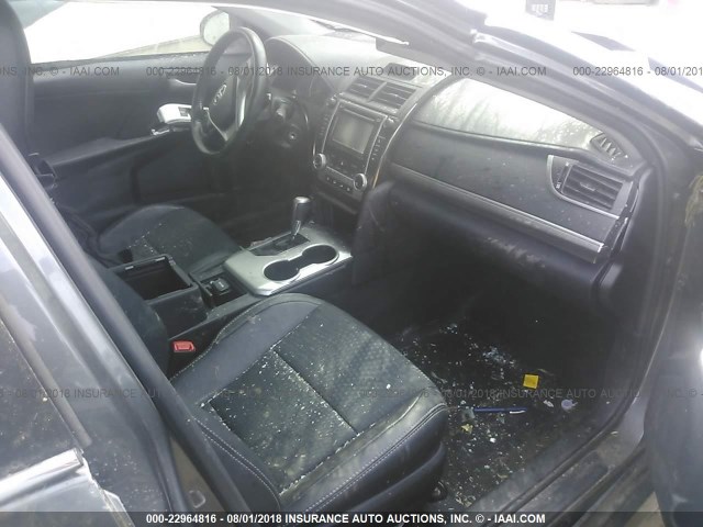 4T1BF1FK7DU239609 - 2013 TOYOTA CAMRY L/SE/LE/XLE Boz foto 5