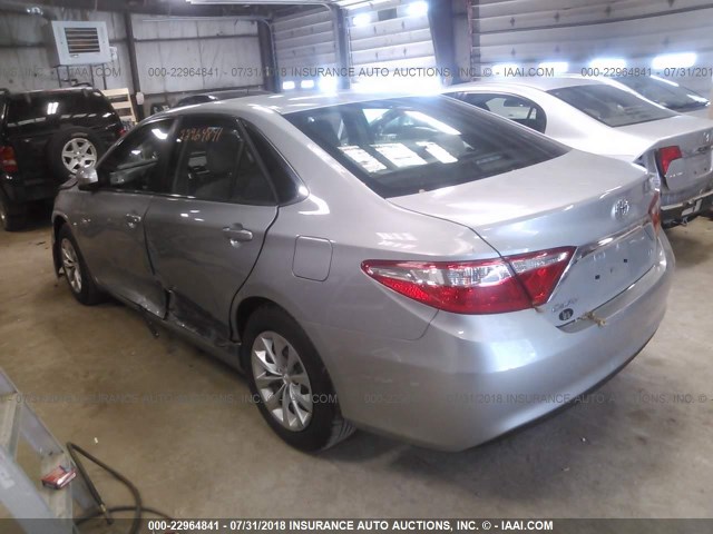 4T4BF1FK7GR535966 - 2016 TOYOTA CAMRY LE/XLE/SE/XSE 灰色 照片 3