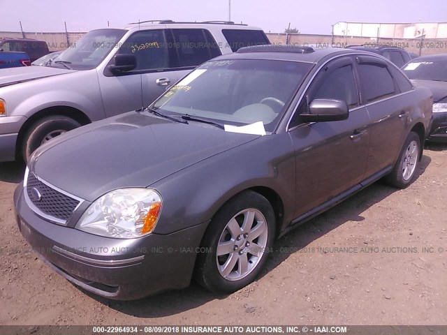 1FAFP24126G185985 - 2006 FORD FIVE HUNDRED SEL GRAY photo 2