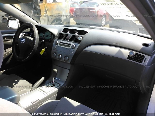 4T1CE38P16U750036 - 2006 TOYOTA CAMRY SOLARA SE/SLE ვერცხლისფერი ფოტო 5