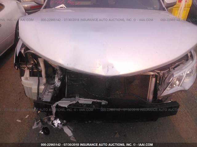 4T1BF1FK4DU645315 - 2013 TOYOTA CAMRY L/SE/LE/XLE 银色 照片 6