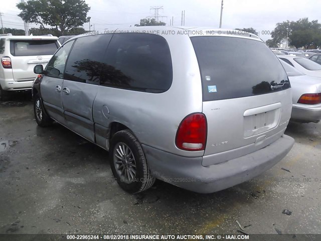 2B4GP44G8YR651898 - 2000 DODGE GRAND CARAVAN SE/SPORT SILVER photo 3