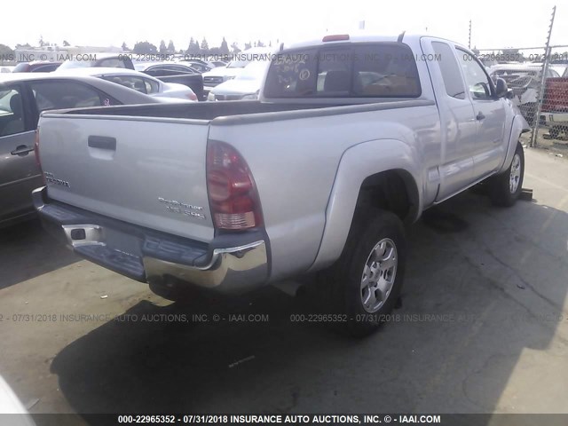 5TETU62N48Z588557 - 2008 TOYOTA TACOMA PRERUNNER ACCESS CAB SILVER photo 4