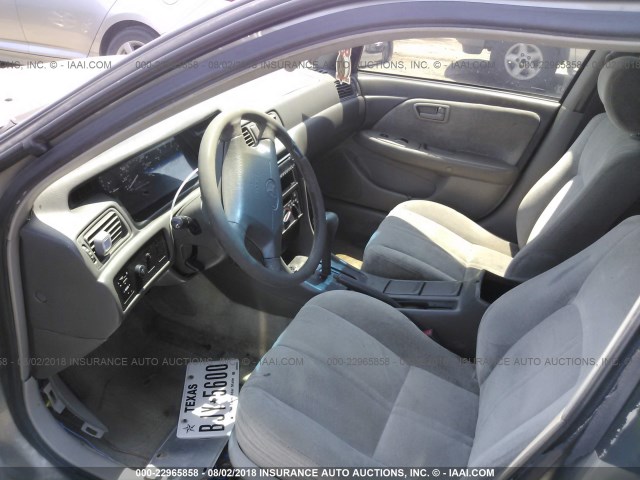 JT2BG22K2X0276956 - 1999 TOYOTA CAMRY LE/XLE GRAY photo 5