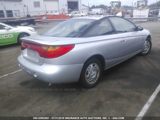 1G8ZR14752Z234170 - 2002 SATURN SC2 SILVER photo 4