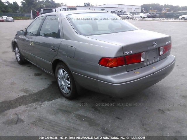 4T1BG22K9YU688093 - 2000 TOYOTA CAMRY CE/LE/XLE ნაცრისფერი ფოტო 3