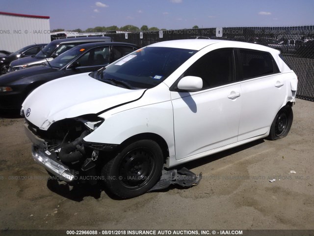 2T1KU4EE5AC265710 - 2010 TOYOTA COROLLA MATRIX  WHITE photo 2