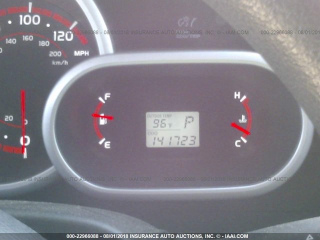 2T1KU4EE5AC265710 - 2010 TOYOTA COROLLA MATRIX  WHITE photo 7