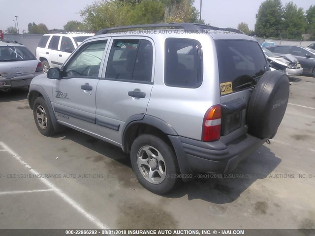 2CNBJ734X36918309 - 2003 CHEVROLET TRACKER ZR2 SILVER photo 3