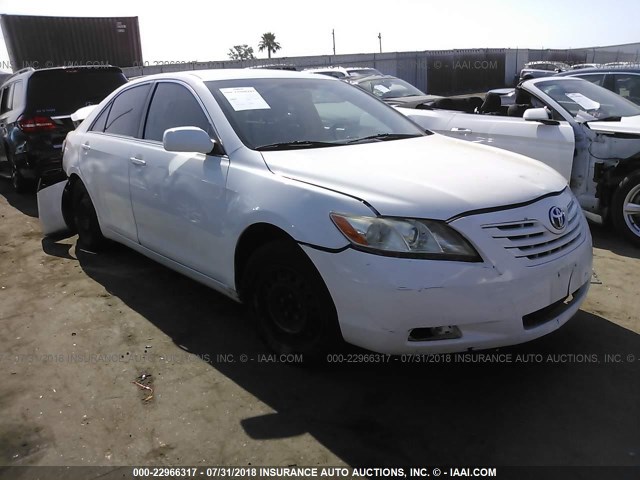 4T1BE46K77U714152 - 2007 TOYOTA CAMRY NEW GENERAT CE/LE/XLE/SE WHITE photo 1