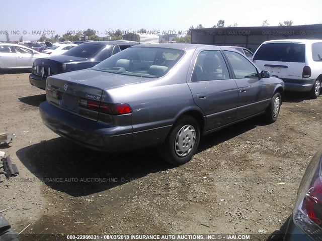 JT2BG22K0W0241864 - 1998 TOYOTA CAMRY CE/LE/XLE 灰色 照片 4