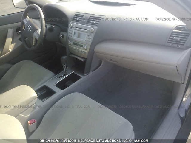 JTNBB46K393052782 - 2009 TOYOTA CAMRY HYBRID GRAY photo 5