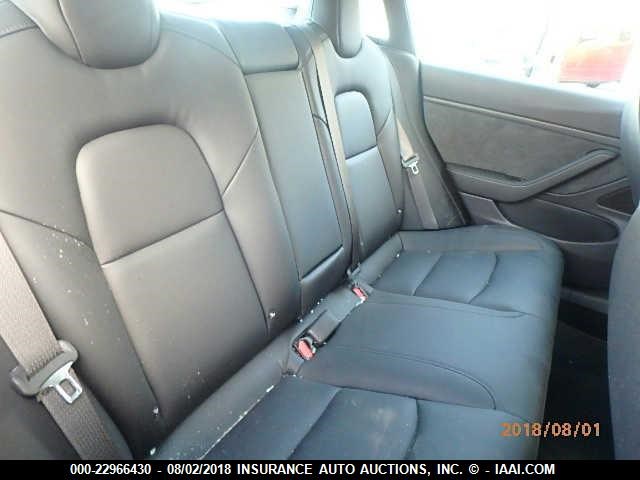 5YJ3E1EAXJF052132 - 2018 TESLA MODEL 3 ნაცრისფერი ფოტო 8