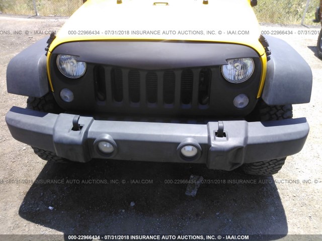 1C4BJWFG8FL542581 - 2015 JEEP WRANGLER UNLIMITE RUBICON YELLOW photo 6