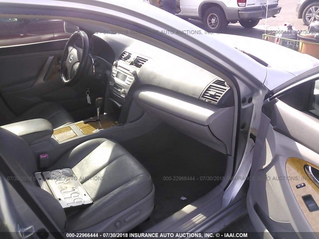 JTNBE46K773121512 - 2007 TOYOTA CAMRY NEW GENERAT CE/LE/XLE/SE SILVER photo 5