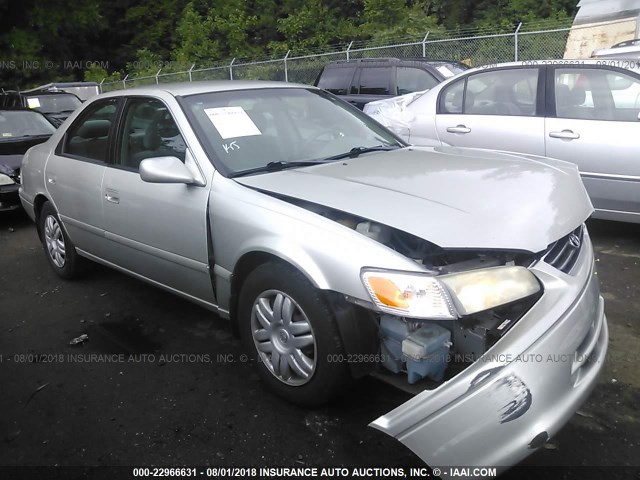 4T1BG28K6YU673350 - 2000 TOYOTA CAMRY CE/LE/XLE ვერცხლისფერი ფოტო 1