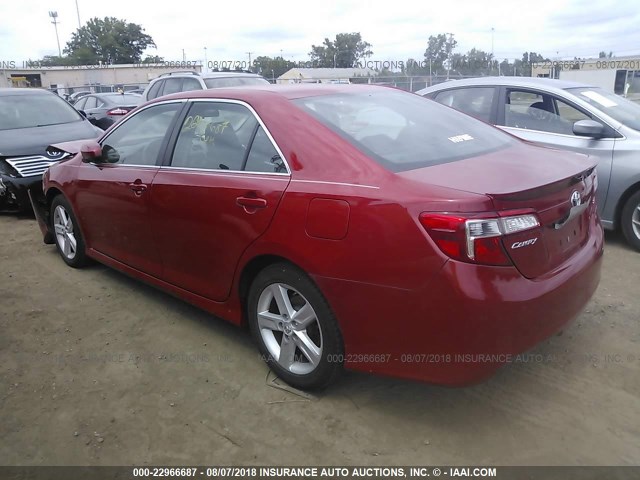 4T1BF1FK2CU544417 - 2012 TOYOTA CAMRY SE/LE/XLE RED photo 3