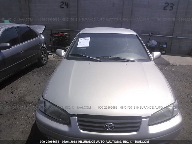 4T1BG22K4XU552789 - 1999 TOYOTA CAMRY CE/LE/XLE GOLD photo 6