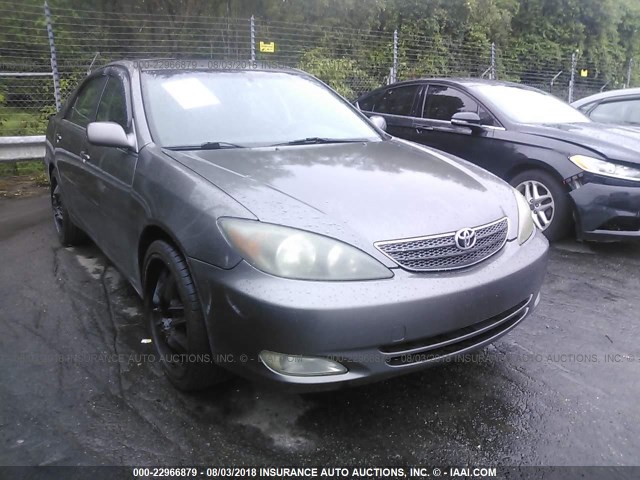 JTDBE32K220052548 - 2002 TOYOTA CAMRY LE/XLE/SE Boz foto 1