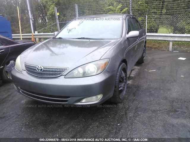 JTDBE32K220052548 - 2002 TOYOTA CAMRY LE/XLE/SE Boz foto 2
