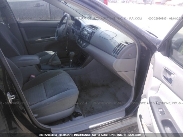 4T1BE32K15U031487 - 2005 TOYOTA CAMRY LE/XLE/SE Qara foto 5