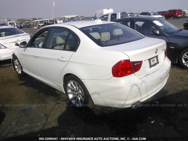 WBAPH5G50BNM72546 - 2011 BMW 328 I SULEV WHITE photo 3