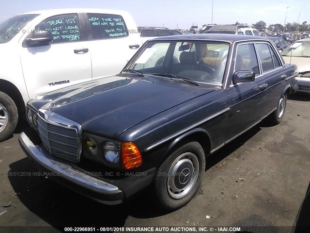 WDBAB23A0DB370291 - 1983 MERCEDES-BENZ 240 D Navy photo 2