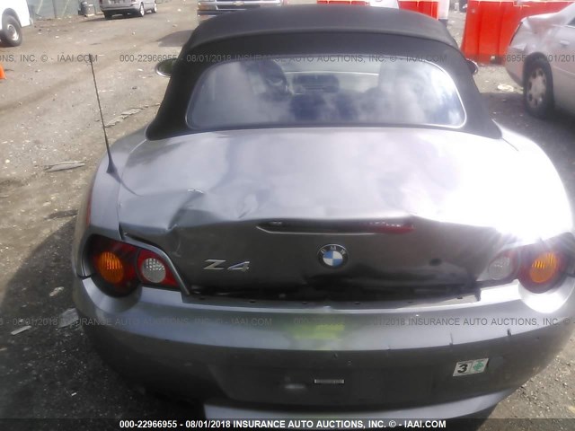 4USBT33424LS48703 - 2004 BMW Z4 2.5 SILVER photo 8