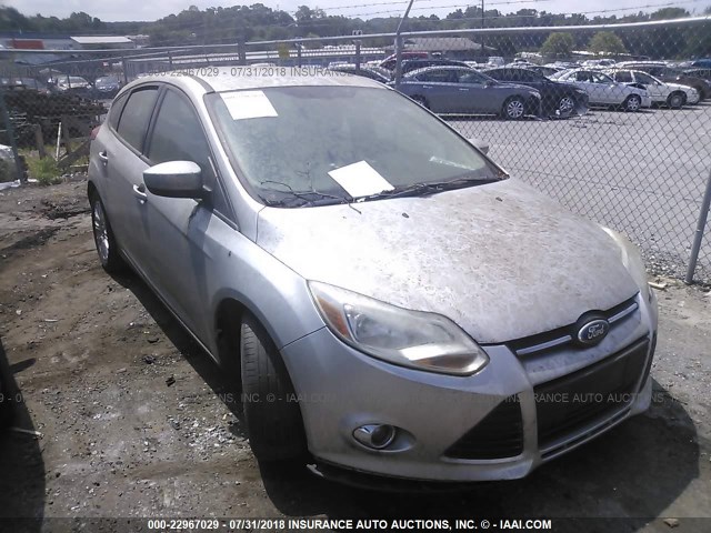 1FAHP3K23CL136324 - 2012 FORD FOCUS SE SILVER photo 1