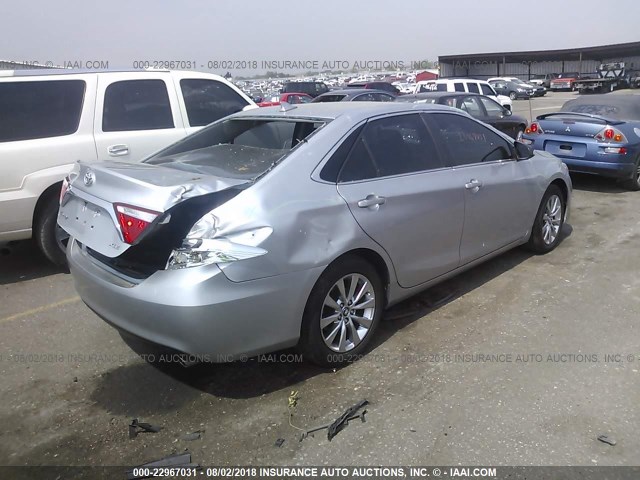 4T1BK1FK1FU566702 - 2015 TOYOTA CAMRY XSE/XLE Gümüş foto 4