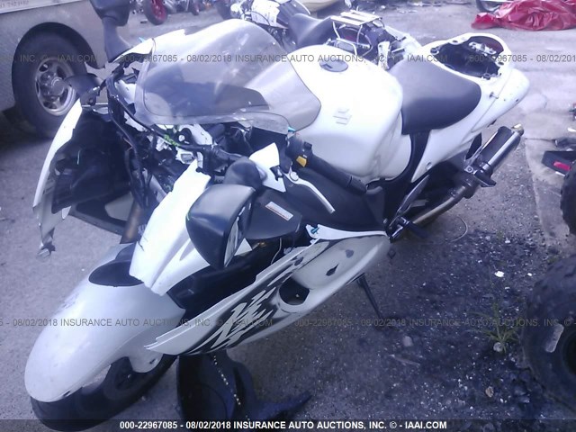 JS1GX72A6B2101019 - 2011 SUZUKI GSX1300 R WHITE photo 2