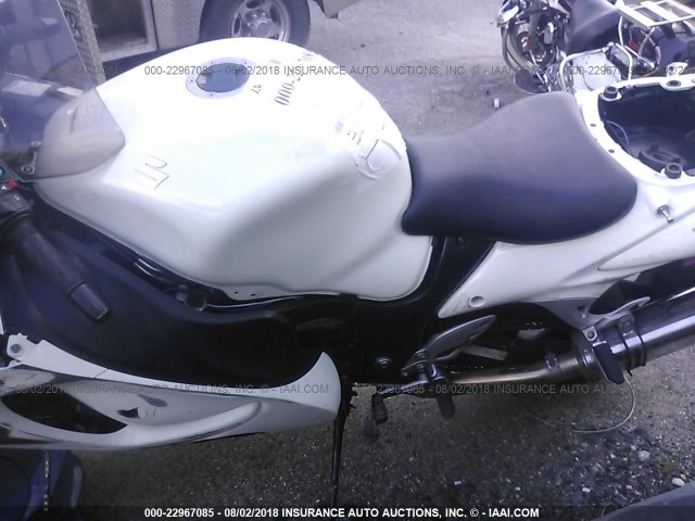 JS1GX72A6B2101019 - 2011 SUZUKI GSX1300 R WHITE photo 9