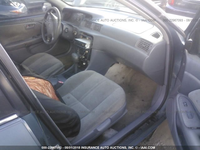 4T1BG22K81U794072 - 2001 TOYOTA CAMRY CE/LE/XLE 蓝色 照片 5