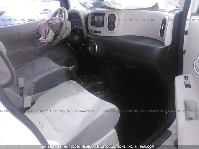 JN8AZ2KR1BT202434 - 2011 NISSAN CUBE S/SL/KROM WHITE photo 5