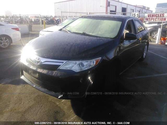 4T4BF1FK4DR295190 - 2013 TOYOTA CAMRY L/SE/LE/XLE 深蓝色 照片 2