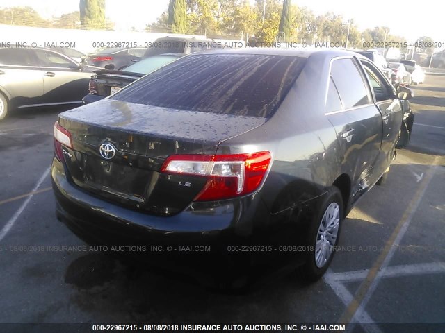 4T4BF1FK4DR295190 - 2013 TOYOTA CAMRY L/SE/LE/XLE 深蓝色 照片 4