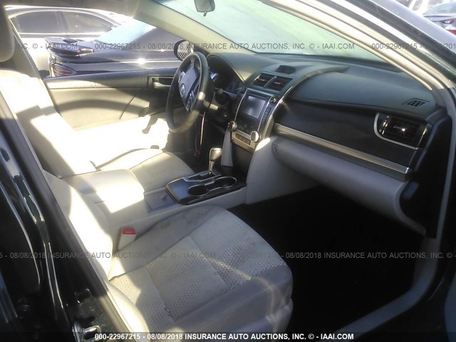 4T4BF1FK4DR295190 - 2013 TOYOTA CAMRY L/SE/LE/XLE 深蓝色 照片 5