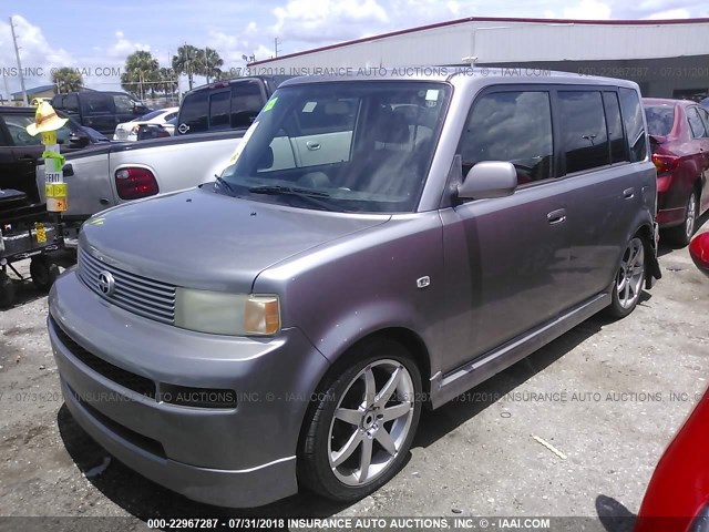 JTLKT334364053992 - 2006 TOYOTA SCION XB Silber Foto 2