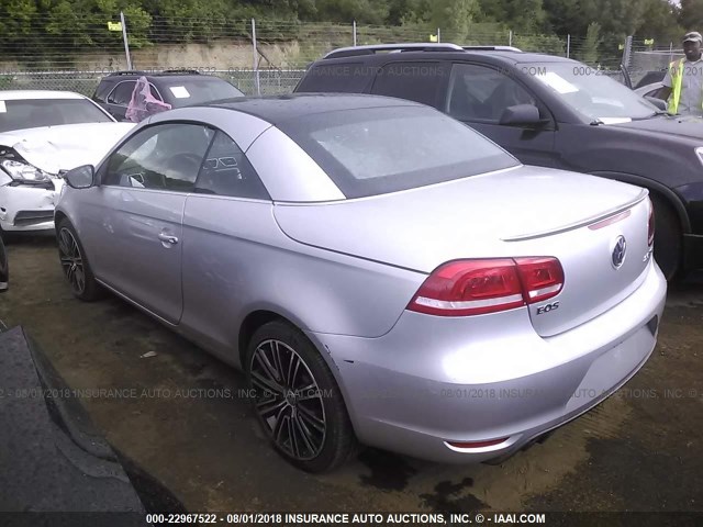 WVWBW8AH5DV001292 - 2013 VOLKSWAGEN EOS KOMFORT/SPORT 银色 照片 3