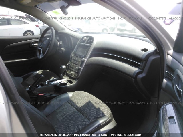 1G11C5SL3EF157390 - 2014 CHEVROLET MALIBU 1LT ვერცხლისფერი ფოტო 5