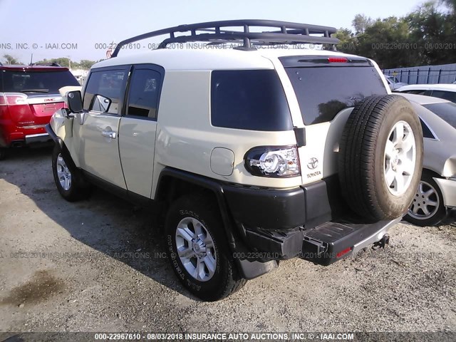 JTEBU11F08K025868 - 2008 TOYOTA FJ CRUISER CREAM photo 3