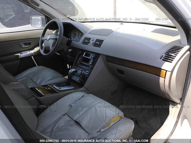 YV1CZ59H641044748 - 2004 VOLVO XC90 WHITE photo 5