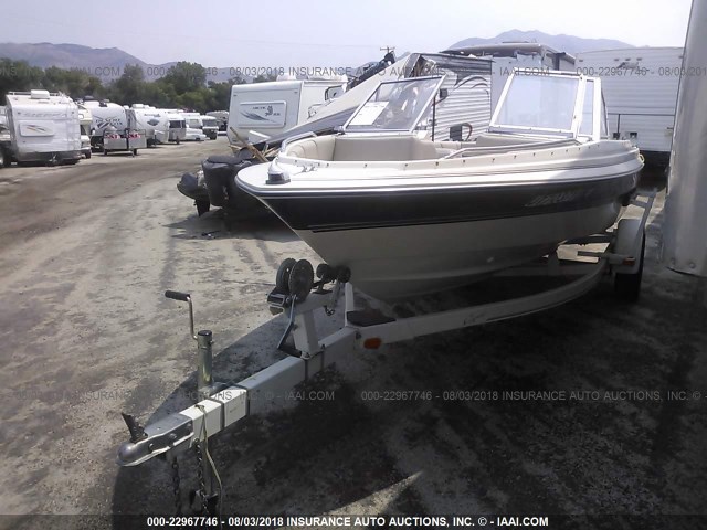 BL3B41CWE595 - 1995 BAYLINER 1952 CAPRI CLASSIC CUDDY  WHITE photo 2