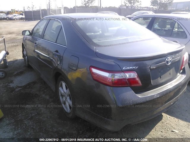 4T1BK46K17U529801 - 2007 TOYOTA CAMRY NEW GENERAT LE/XLE/SE GRAY photo 3