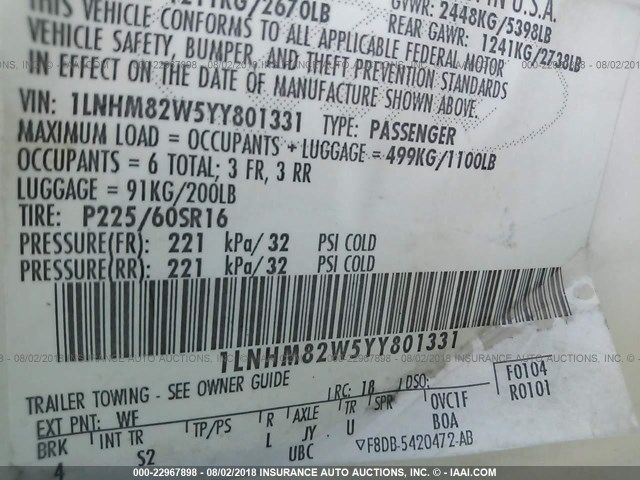 1LNHM82W5YY801331 - 2000 LINCOLN TOWN CAR SIGNATURE WHITE photo 9