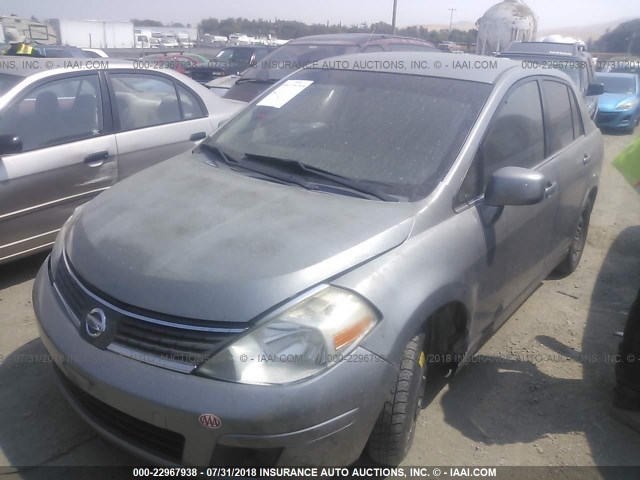 3N1BC11E98L351815 - 2008 NISSAN VERSA S/SL SILVER photo 2